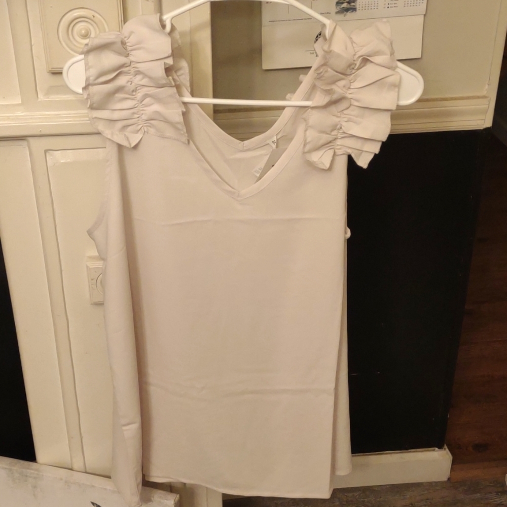 NWT Zenana Blouse Size XL, Cream Color